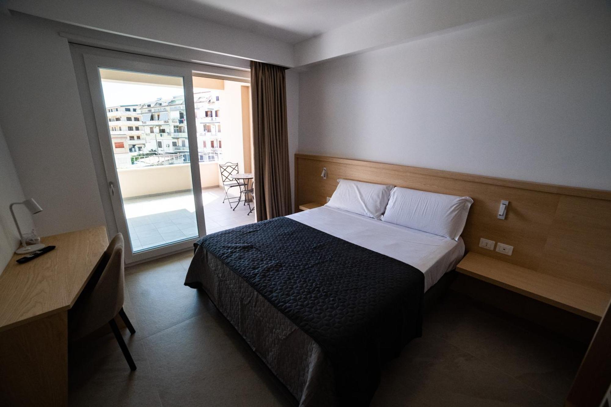Middle Town Palace 4*