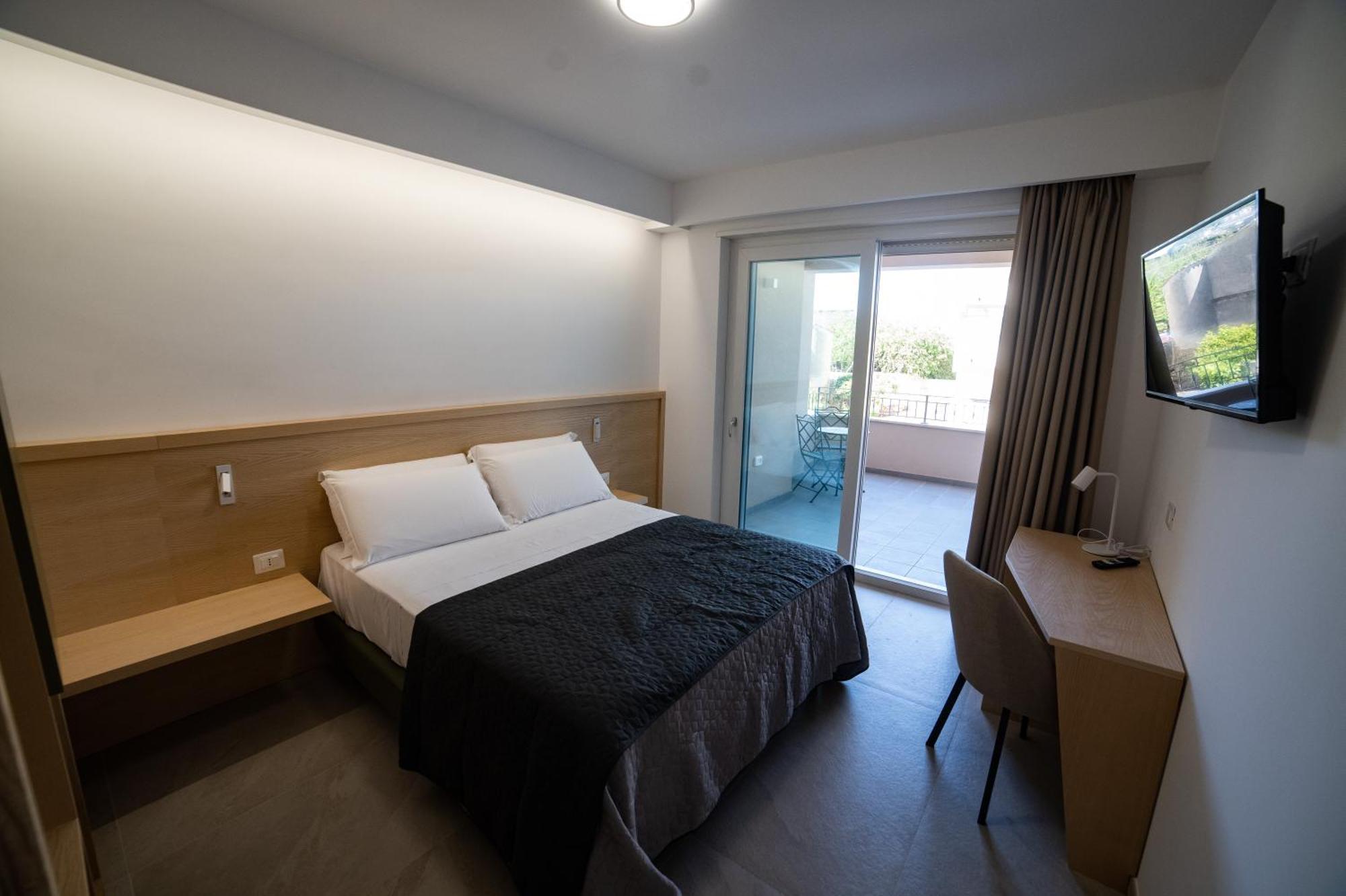 Middle Town Palace Tropea