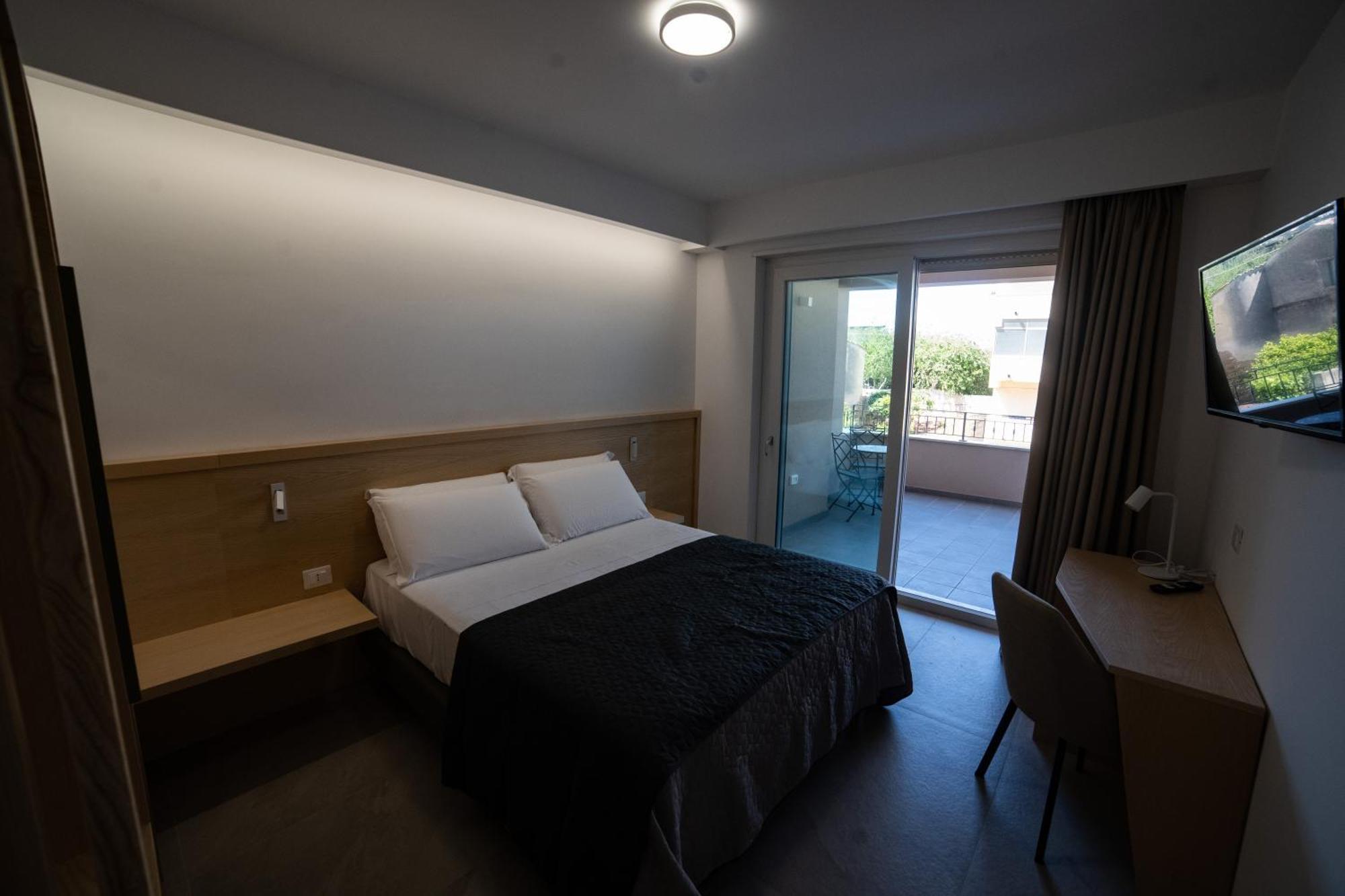 Middle Town Palace 4*